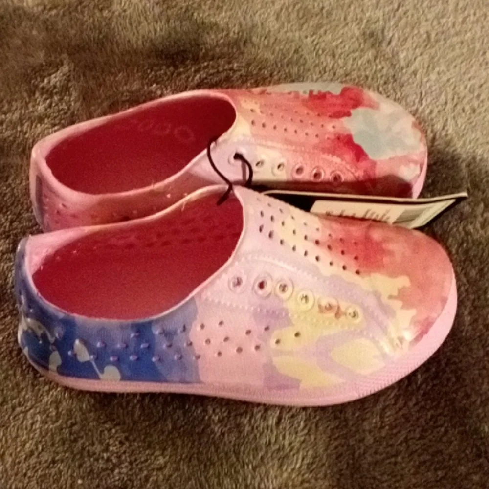 NEW BEBE SLIP ON SHOES GIRLS SIZE 5/6
